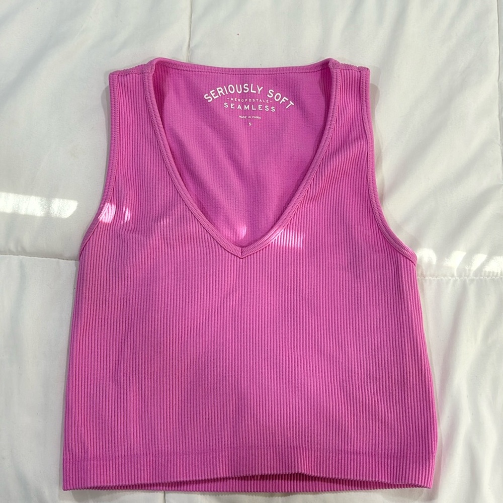 pink tank top